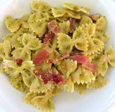 Check spelling or type a new query. Farfalle Al Pesto Di Zucchine E Pancetta Ricette Di Sardegna