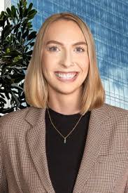 Elizabeth Mars's Instagram, Twitter & Facebook