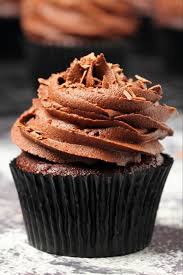 Classic Vegan Chocolate Cupcakes Topped With The Smoothest Silkiest Vegan Chocolate Buttercream An Chocolat Vegetalien Gateau Vegetalien Gourmandise