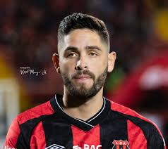 Jonathan Alonso Moya Aguilar es un futbolista costarricense de estatura de  1.87 que juega de delantero en la L. D. Alajuelense de la Primera División  de Costa Rica. Se inició futbolísticamente en