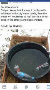 So verhindert man den rohrbruch. Physik Friert Wasser In Einer Wanne Wenn Mit Salzwasser Gefullte Flaschen Drin Schwimmen Eis