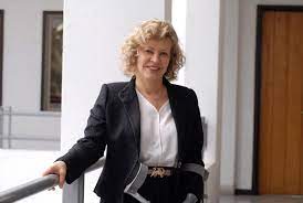 María catalina parot donoso (talca, 9 de marzo de 1956) 1 es una abogada, politóloga, empresaria y política chilena, militante de evolución política (evópoli). Catalina Parot Y Desigualdad En La Rm Se Debe A Una Falta De Vision Integrada De La Region Diario Y Radio U Chile