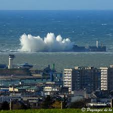 Tempete Boulogne Sur Mer Cote D Opale Les Hauts De France Seattle Skyline Skyline Outdoor