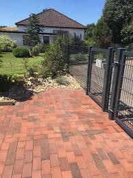 Bau Eines Doppelstabmattenzaunes Inkl Toranlage Toranlagen Zaunbau Zaun Garten
