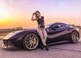 ferrari donne 車 女子 女性 車
