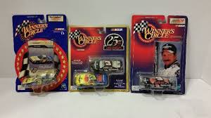 Dale earnhardt jr vs dale earnhardt sr japan. Nascar Collectable Planes Trains And Automobiles Dale Earnhardt Sr And Jr Memorabelia Coins And Gifts Montgomery Mn Global Auction Guide