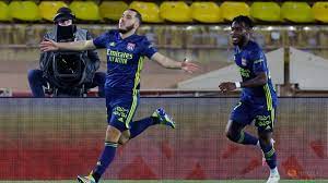 Mariano (lyon) right footed shot from the right side of the six yard box to the bottom right. 1b5v84xktl Kom