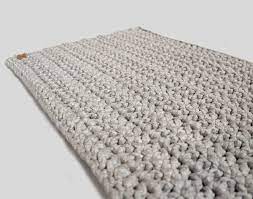 gehakelter laufer badematte teppich grau teppich hakeln hakeln teppich grau