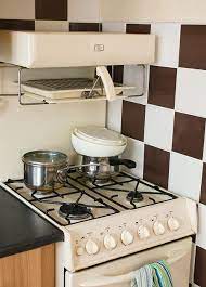 English Gas Cooker From The 60s I Had One Of These And It Was So Handy To Keep An Eye On The Bacon Grilling Above Whi Gas Cooker 70s Kitchen Vintage
