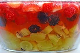 Herrlich Fruchtig Und Fur Den Sommer Ein Absolutes Muss Ist Dieses Rezept Fur Fruchtebowle Fruchtebowle Lebensmittel Essen Bowle Rezept