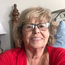 Samantha Lown's Instagram, Twitter & Facebook