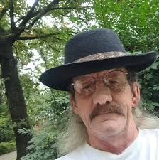 What are the best wood and lump combos and rubs for a brisket?