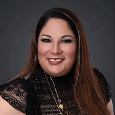 Victoria Bell's Instagram, Twitter & Facebook