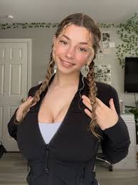 See Kira Pregiato's jaw-dropping facial expressions