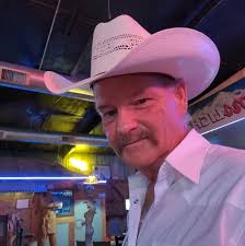 How to use outlets in Ford F150 Powerboost without the truck being on?