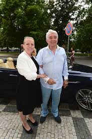 Jiří krampol is on facebook. Nezahojitelna Rana Pro Krampola Manzelka Hanka 59 Mu Zemrela V Naruci Ahaonline Cz