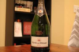 Veuve du vernay brut (edição limitada) · r$ 118,00. Veuve Du Vernay Brut Bottle First Pour Wine