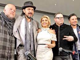 He was known for composing a string of hit mexican songs, including el triste, al final. Rinden Homenaje A Roberto Cantoral Con Nuevas Versiones De Sus Canciones Rr Noticias