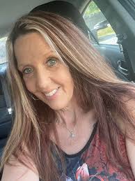 Widowed woman starts dating again at 55