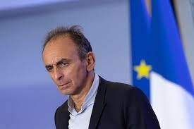 Zemmour me donne l' impression d' être un hyperactif de la pensée. Editorialiste Ou Homme Politique Eric Zemmour Dans Le Viseur Du Csa Valeurs Actuelles