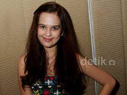 Siapa sih yang gak kenal dengan cut meyriska? Sederhana Tapi Manis Cut Meyriska