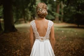 Nezapomeňte, že svatební účesy musí ladit se svatebními šaty. 3 Top Rozkvetle Svatebni Ucesy Klub Krasy Dermacol