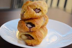 Jul 18, 2019 · if there's a more impressive dessert that requires so little effort, we don't know what it is! 33 Epic Ways To Transform Your Pillsbury Dough