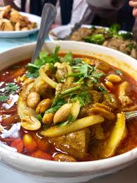 Kökenler belki de myanmar'daki kuzey tayland sınırına daha yakındır; I Ate Kaeng Hang Le A Northern Thai Pork Curry Food