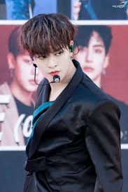 Pin By Sweetsquirrel On Oneus Boyfriend Material Boy Bands Kpop Boy