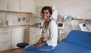 Das sagen patienten über dr. Portrat Mit Dr Med Mandira Reuther Kinderpalliativmedizinerin Selbstbestimmte Zeit In Einer Geborgenen Atmosphare Geben