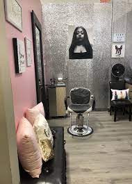 Pin By Tamara On Salon Lofts Beauty Room Decor Home Beauty Salon Salon Suites Decor