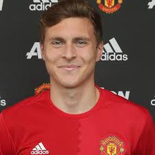 Compare victor lindelöf to top 5 similar players similar players are based on their statistical profiles. Manchester United Complete 31m Signing Of Victor Lindelof From Benfica Manchester United The Guardian