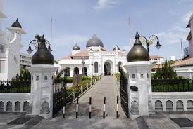 Masjid kapitan keling ini merupakan masjid yang tertua di pulau pinang yang siap dibina pada tahun 1801 lagi. Masjid Kapitan Keling Is A Grand Old Mosque With A Rich Heritage And A Colourful History Picture Credit Visit Beautiful Mosques Islamic Architecture Mosque
