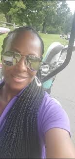 Melanie Meek's Instagram, Twitter & Facebook