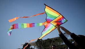 Σημειώνεται ότι δεν υπάρχει ειδική απαγόρευση για το πέταγμα χαρταετού, ωστόσο, οι κυβερνητικές πηγές ξεκαθαρίζουν ότι εάν κάποιος πολίτης πιαστεί σε έλεγχο να μετακινείται εκτός δήμου με. Ka8ara Deytera Anoikta Parka Kai Petagma Xartaetoy Me Sms Sto 13033 Epirus Online