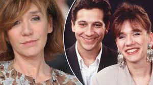 2020 is a year in which a major step forward can take. Virginie Lemoine Laisse Planer Le Doute Sur Une Love Story Avec Laurent Gerra Dans Les Annees 90 Voici