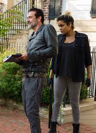 Negan And Arat I Don T Like Her Already Dzheffri Din Morgan Hodyachie Mertvecy