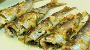 Receta de karlos arguiñano de sardinas al horno con una cama de hinojo, pimienta y zumo de limón. Como Hacer Sardinas Al Horno Con Ajo Y Romero Youtube