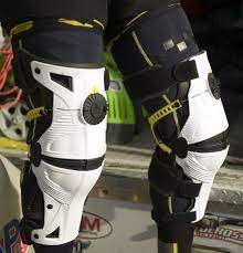 The x8 is the most protective, comfortable knee brace on the market utilizing innovative patent pending. Mxa Team Getestet Mobius X8 Knee Brace Motocross Action Magazine