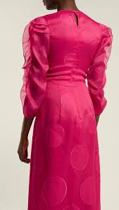 Carolina Herrera S Final Collection Is A Testament To Both Her Illustrious Career And The Constant Evolution Of Fashion Dresses Fashion Carolina Herrera