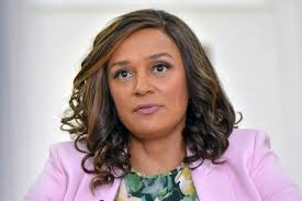 O evento começa às 20h00 e vai ser transmitido ao vivo nas redes sociais (instagram, facebook e youtube) dos 'hanormais'. Isabel Dos Santos Says She Is Contactable And Available In Collaborating With The Justice Plataforma Media
