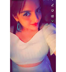 Simran Malhotra 🦋 (@malhotrasimran) • Instagram photos and videos