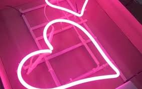 L Amore E Una Parola Di Luce Scritta Da Una Mano Di Luce Su Una Pagina Di Luce Khalil Gibran Neon Aesthetic Neon Signs Neon Lighting