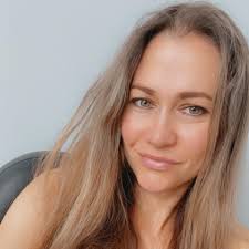 What are the summer promotions in Naples and Bonita restaurants?