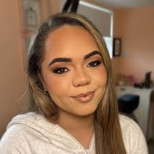 Harriet Robertson Make Up Artist