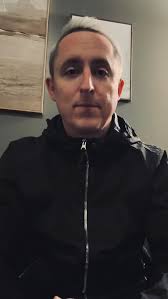 We’re stoked to have @yellowcard at KROQ @almostacoustic Christmas this  year at @thekiaforum! Tickets go