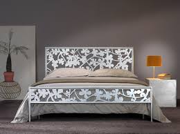 Arredare una camera da letto moderna significa creare un ambiente calmo e minimale, mantenere lo stretto necessario, amare le linee semplici e pulite e preferire la semplicità alla complessità. Letti Cosatto Moderni Matrimoniali Flower6 Cucine Lube Roma Dfg Arredamenti