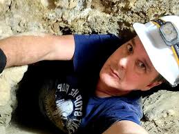 Tight squeeze in a Missouri cave video