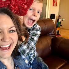 Linda Mellen's Instagram, Twitter & Facebook