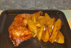 Cartofi intregi, copti in coaja. Reteta Pulpe De Pui Cu Cartofi La Cuptor